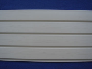 Plastikowe panele PCV z listew / białe panele ścienne do przechowywania w piwnicy