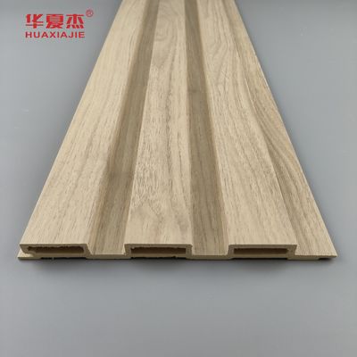Dobra cena. Przeciwodrażanie Natura Drewno Wpc Panel ścienny Dekoracja zewnętrzna Laminat Wpc Panel Fluted Board w Internecie