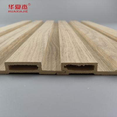 Przeciwodrażanie Natura Drewno Wpc Panel ścienny Dekoracja zewnętrzna Laminat Wpc Panel Fluted Board