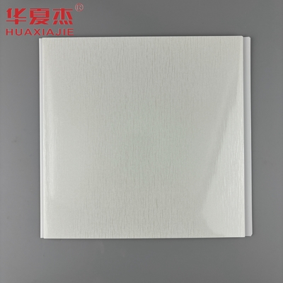 Białe podłoże z srebrnym metalowym wzorem Pvc Panel ścienny Dekoracja sufitu Pvc Panele do mieszkania