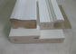 Białe ramy z litego drewna i okien z recyklingu z PCV Wodoodporne listwy piankowe