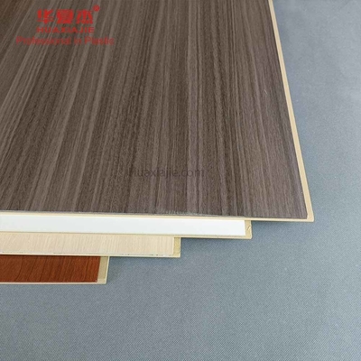 Dobra cena. Wewnętrzny panel ścienny Wpc z drewna wysokiego poziomu 2800 * 600 * 9 mm do dekoracji w Internecie